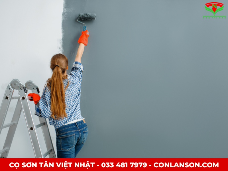 Sơn lại tường cũ